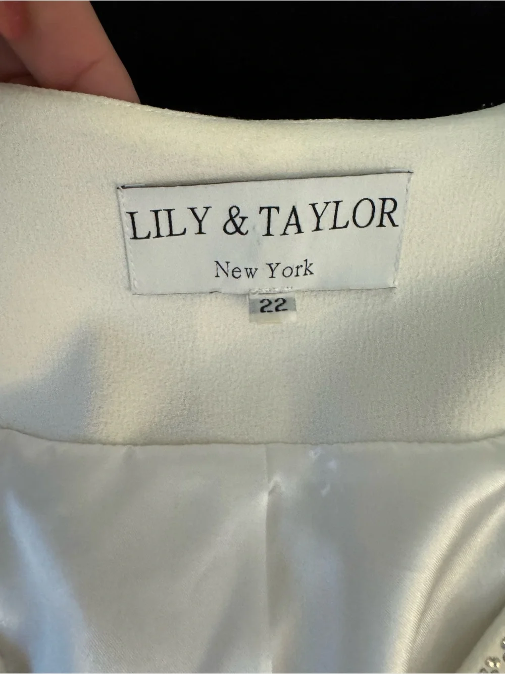 Lily & Taylor White Studded Lined Hook & Eye Short Jacket Long Sleeve Size 22